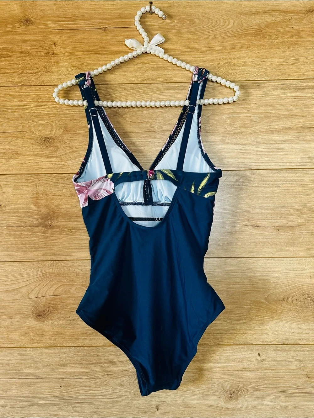 Cupshe Navy Floral V-Neck One-Piece Swimsuit